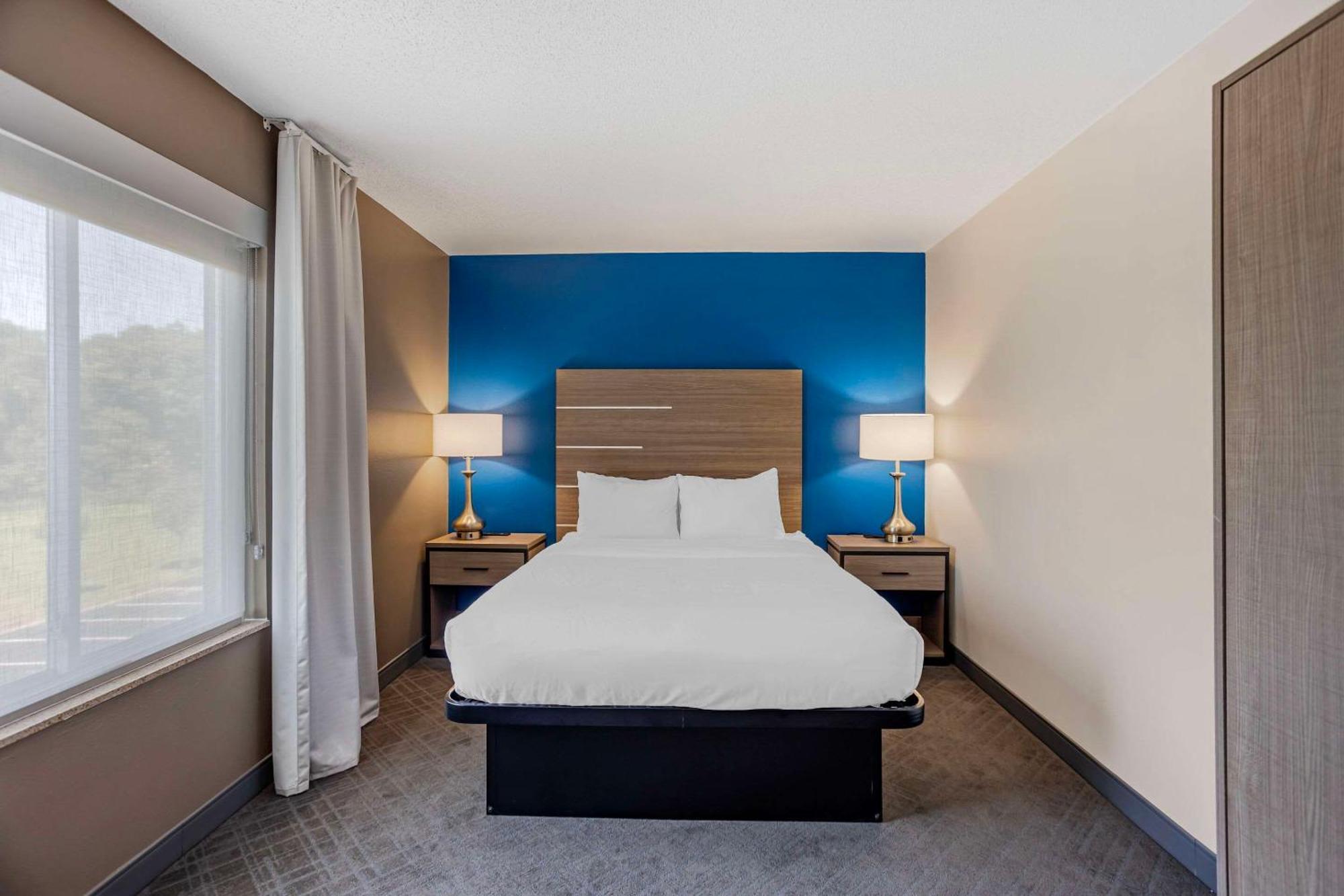 Comfort Inn & Suites Harrisburg-Hershey North Екстериор снимка