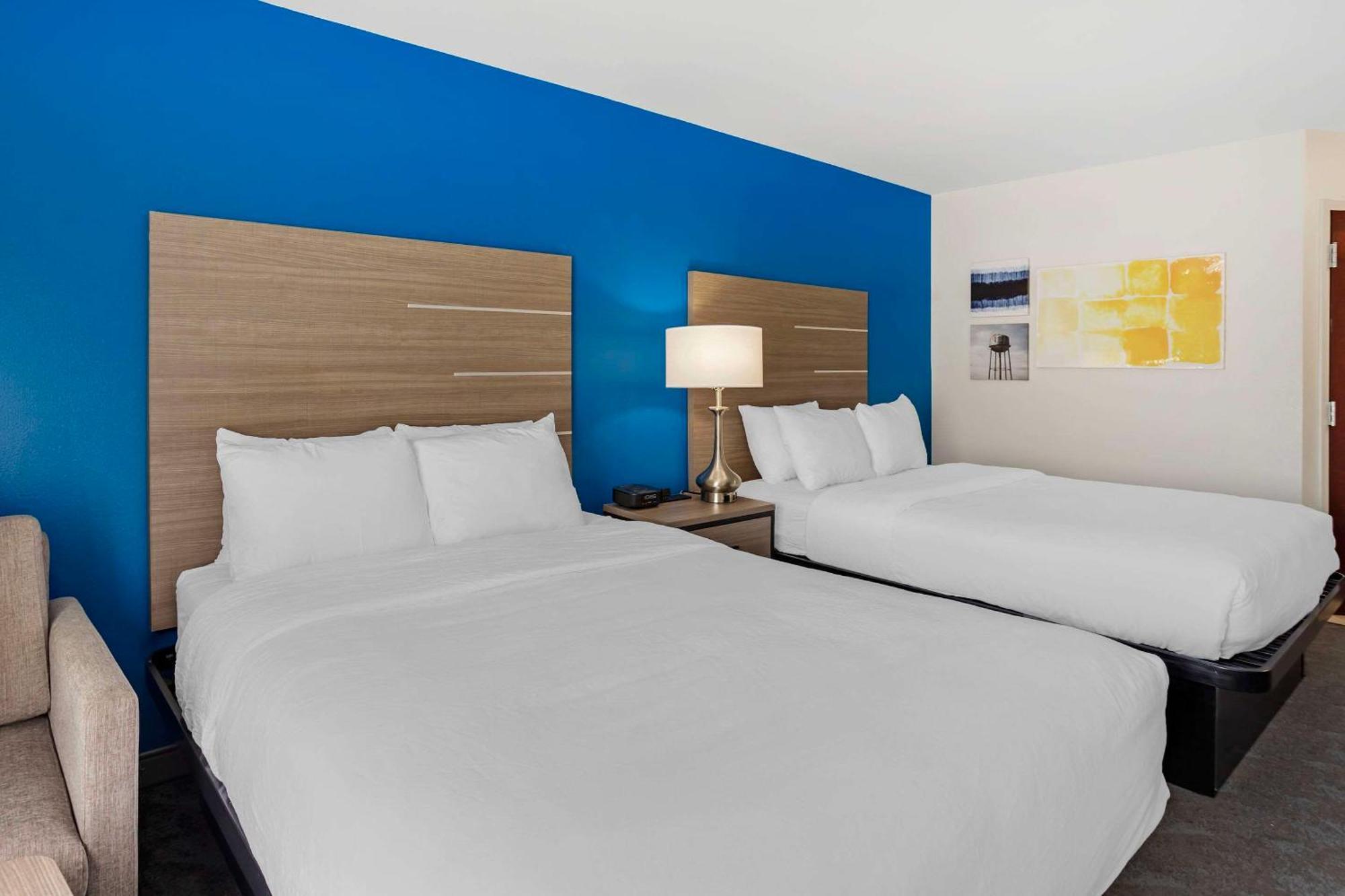 Comfort Inn & Suites Harrisburg-Hershey North Екстериор снимка