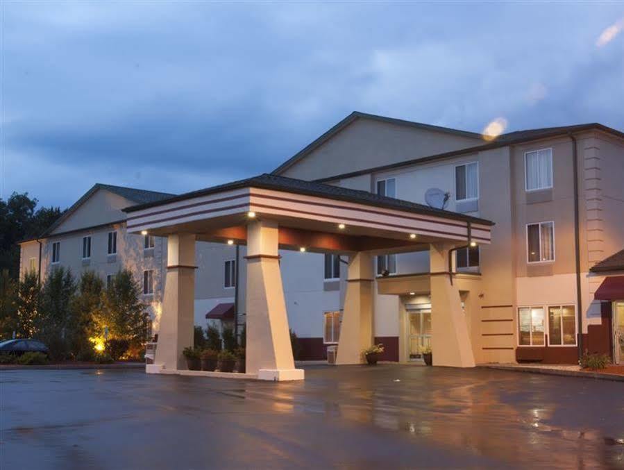 Comfort Inn & Suites Harrisburg-Hershey North Екстериор снимка